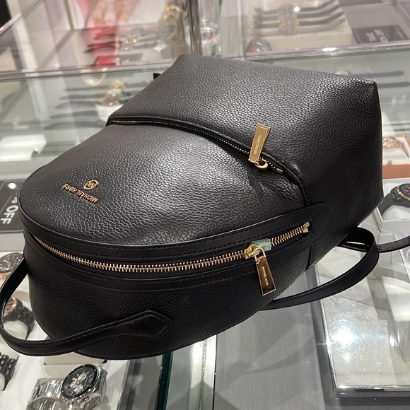 Michael Kors Womens Valerie Medium Logo Backpack 30F2G9VB2B 
Black
NWT - Picture 8 of 16